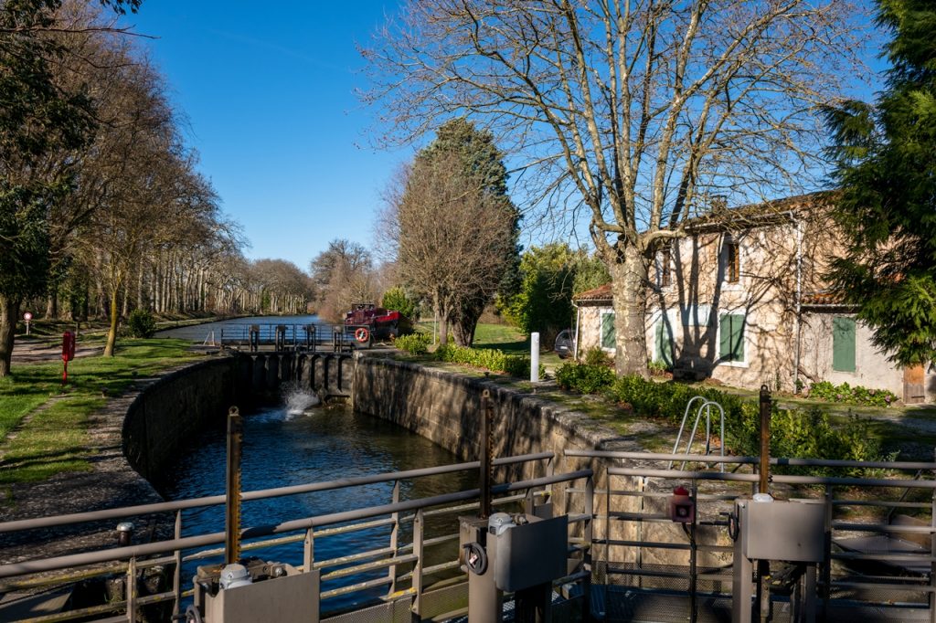 Péniche Kapadokya à l'écluse